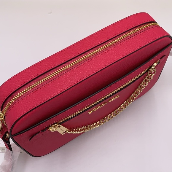 MICHAEL KORS
Jet Set Large Saffiano Leather Crossbody Bag
ELECTRIC PINK
NWT - Picture 14 of 16